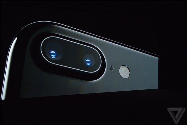 iPhone 背部的苹果 Logo 未来或可用于通知提醒