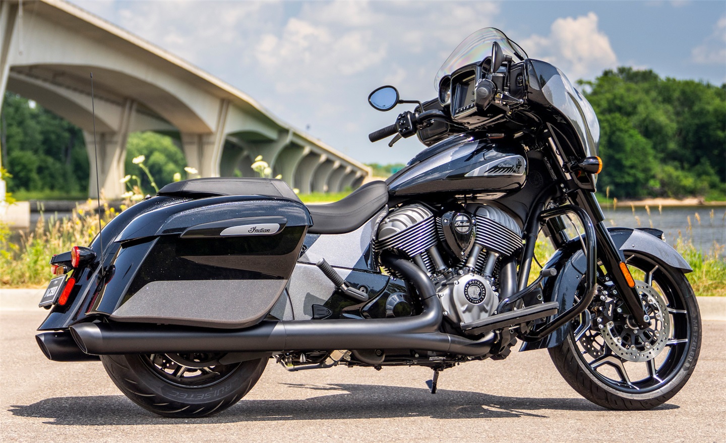 台媒:苹果最快将于 2021 年推出折叠 iPhone,搭载双屏幕 台媒:苹果最快将于 2021 年推出折叠 iPhone,搭载双屏幕