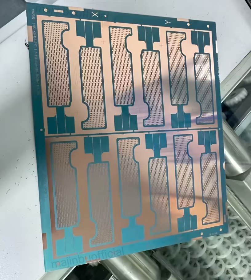 Mophie 发布 26000 mAh 充电宝,可为 MacBook 全速充电 Mophie 发布 26000 mAh 充电宝,可为 MacBook 全速充电