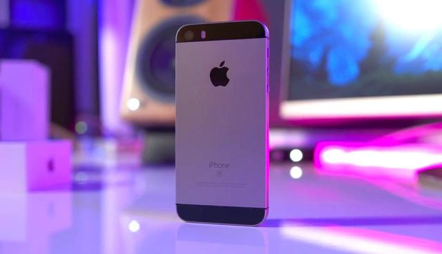 苹果发布首款头显 Apple Vision Pro:一台革命性的空间计算设备 苹果发布首款头显 Apple Vision Pro:一台革命性的空间计算设备