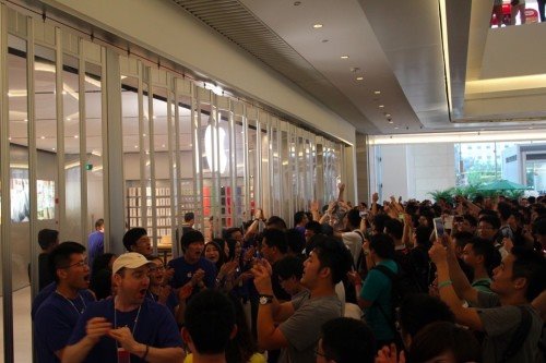 售价过万的新iPhone只配祖传5W充电器，你怎么看？