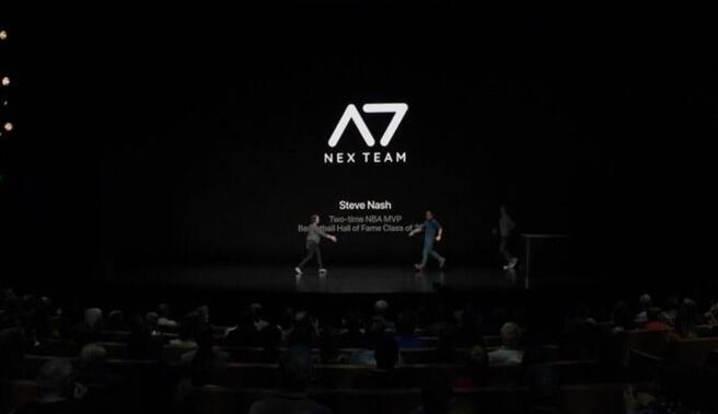 iPhone 12 机模曝光！6.7 英寸屏幕，致敬 iPhone 4 经典设计