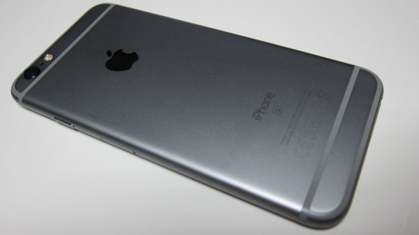 就买它了！iPhone 7S设计图流出：玻璃机身