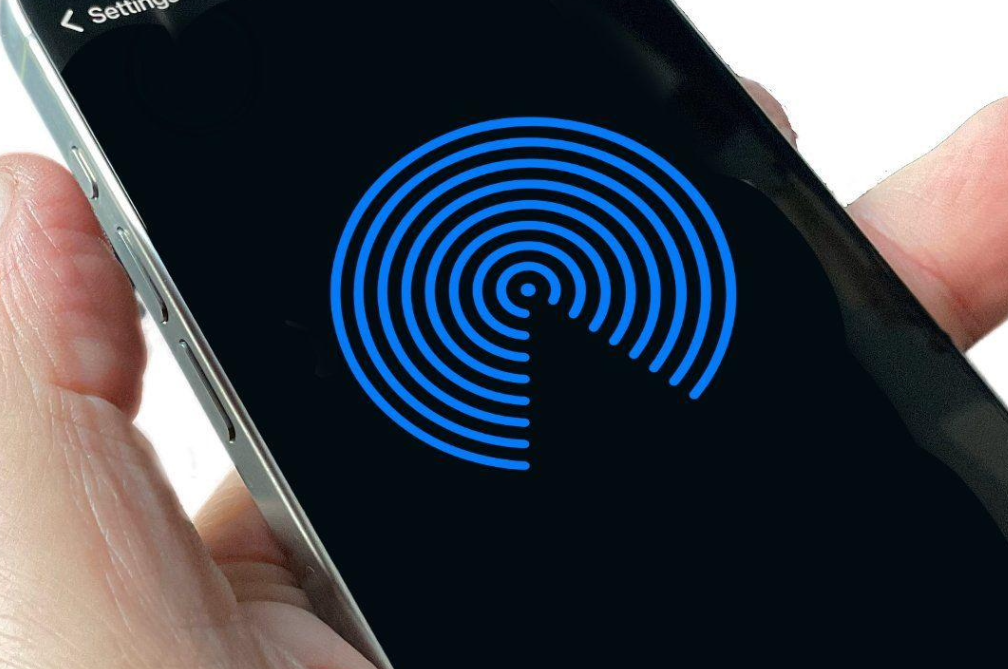 苹果AirPods这一年：从被质疑、调侃到被追捧