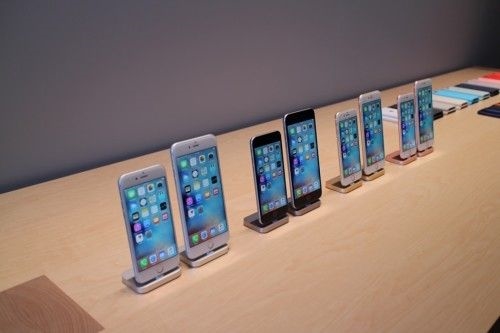 与众不同:Caviar 带来苹果 iPhone 11 奢华太空版概念图 与众不同:Caviar 带来苹果 iPhone 11 奢华太空版概念图