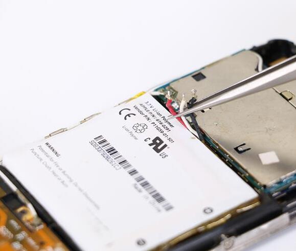 为什么下一代iPhone不应该专注更轻、更薄？