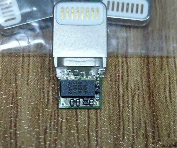 亮黑色iPhone 7 Plus有奇怪的磨损 你见过吗